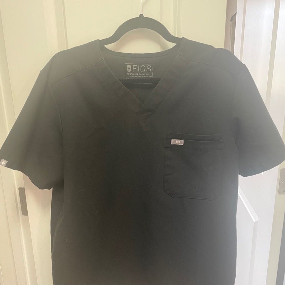 Figs Leon Three Pocket Scrub Top (Dark Harbour)